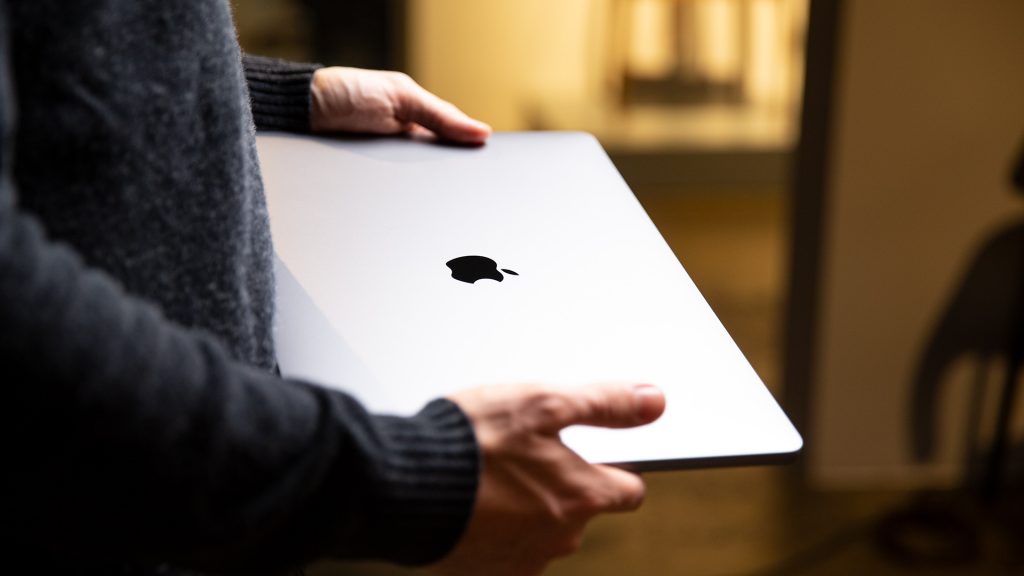 16 Zoll Apple MacBook Pro 3