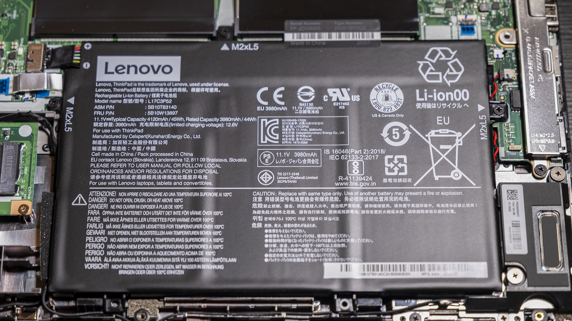 Lenovo ThinkPad L14 AMD Geöffnet Aufrüsten Austauschen Batterie Akku