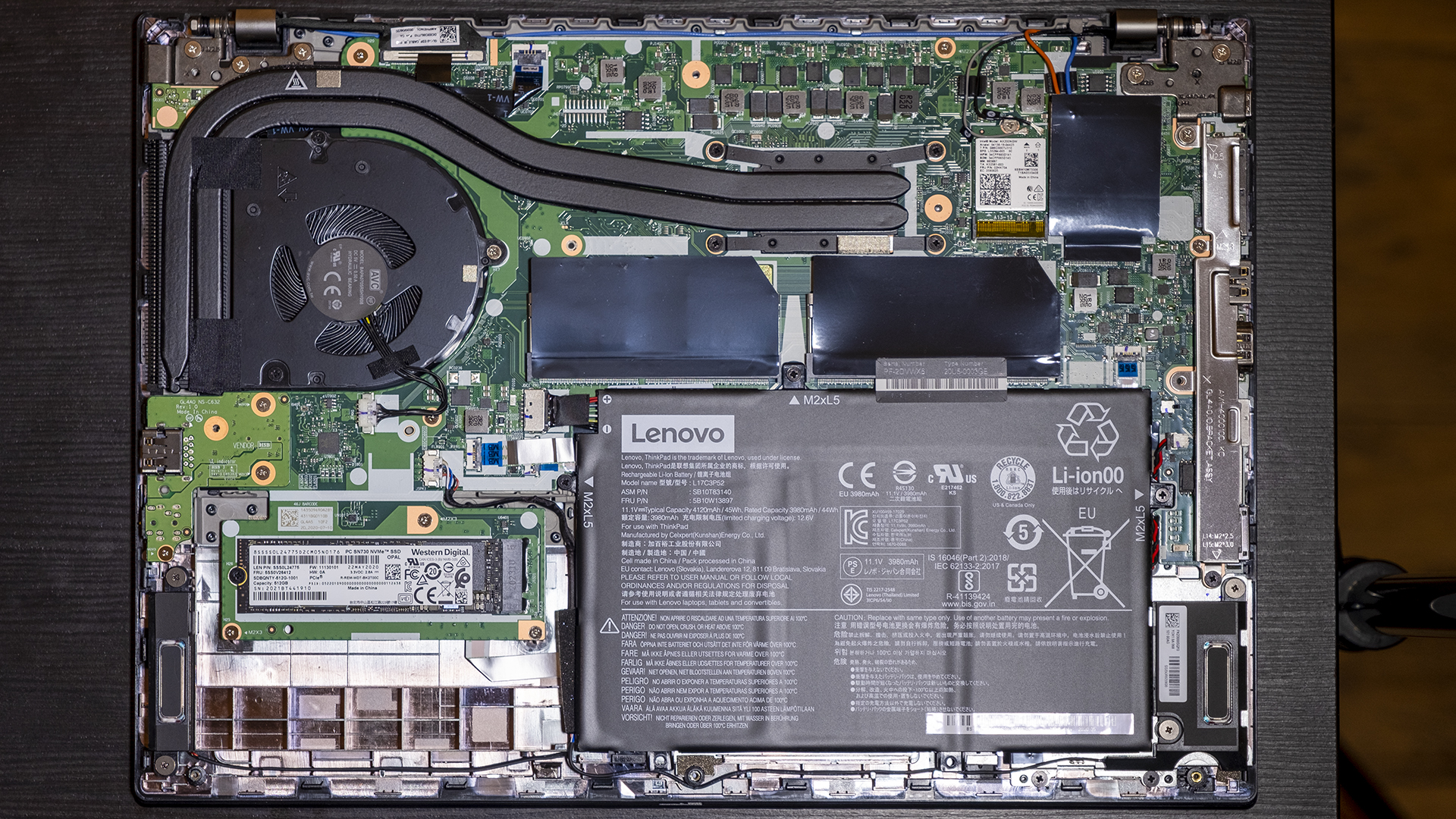 Lenovo ThinkPad L14 AMD Geöffnet Aufrüsten Upgrade RAM SSD