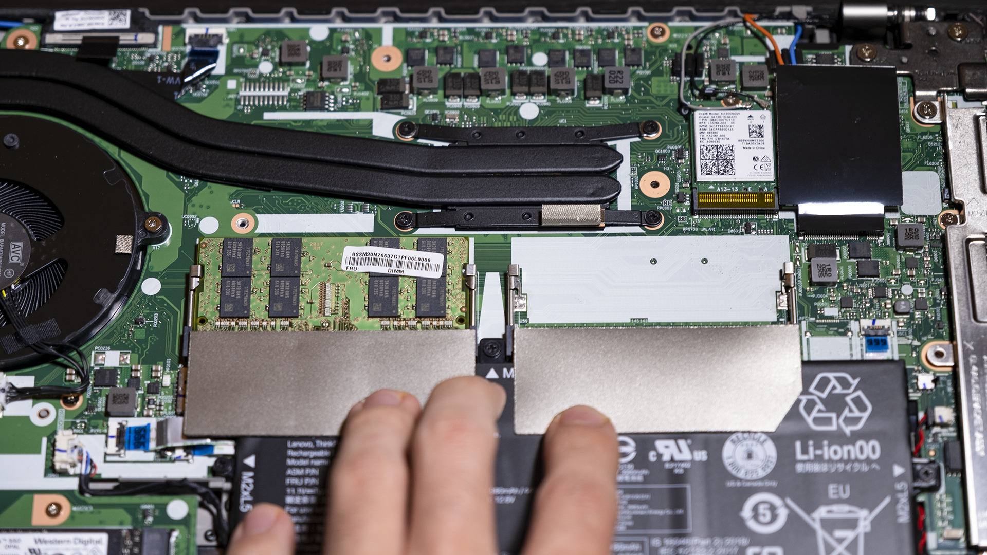 Lenovo ThinkPad L14 AMD Geöffnet Aufrüsten Upgrade RAM Samsung 3200MHz
