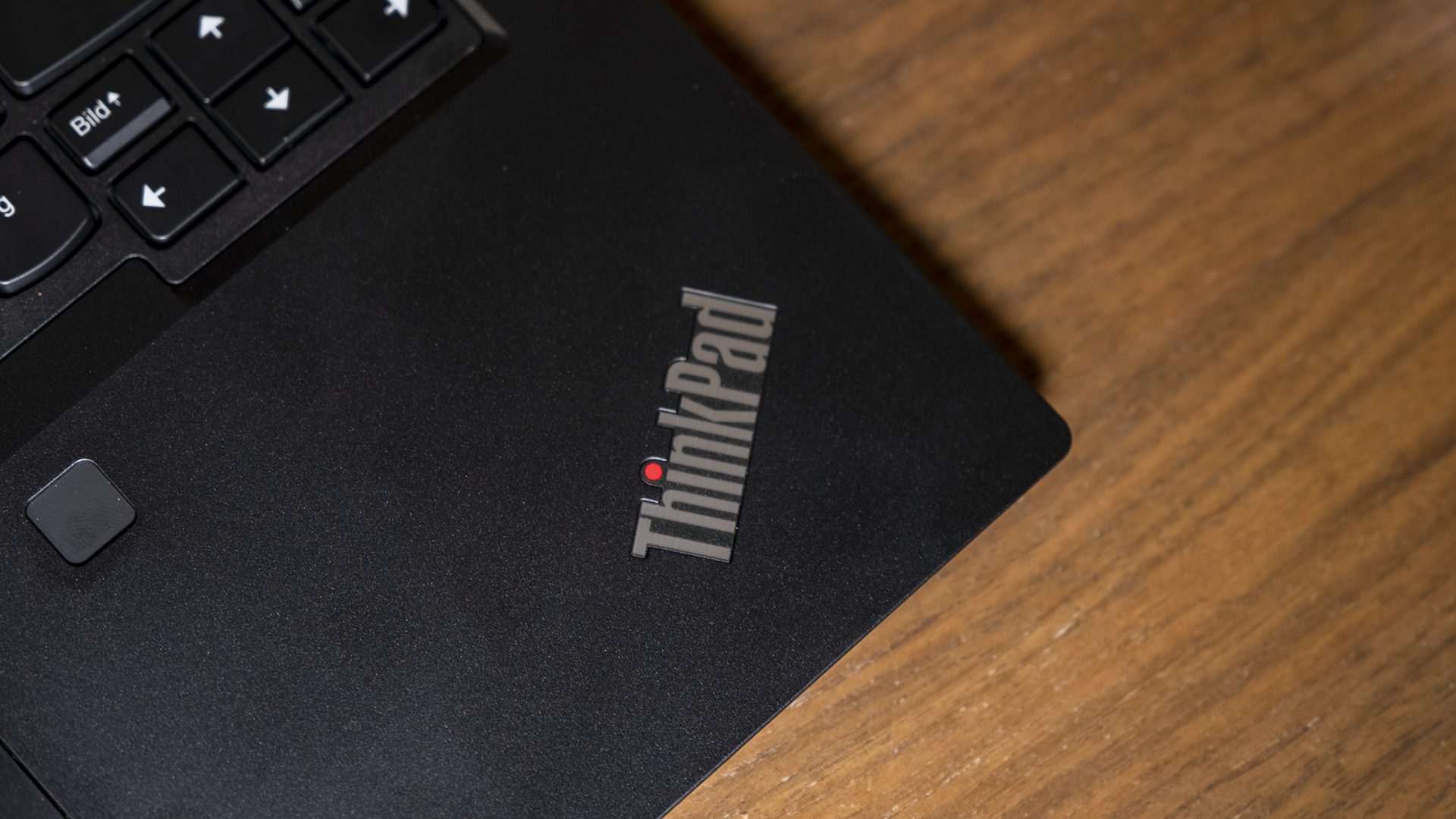 Lenovo ThinkPad L14 Detail Logo innen