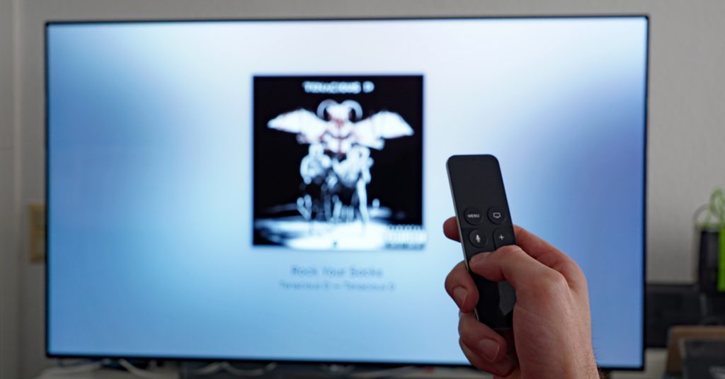 Apple TV 4: AirPlay-Inhalte mit Siri Remote steuern