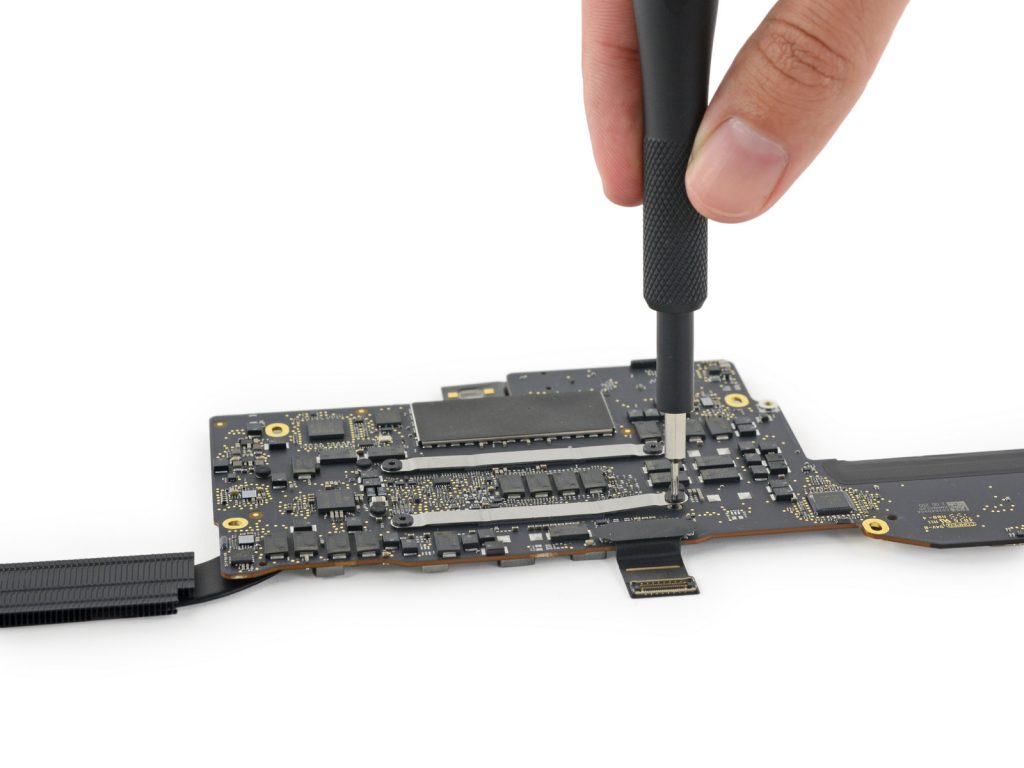 MacBook Pro 13 im Teardown – Im Westen nichts neues