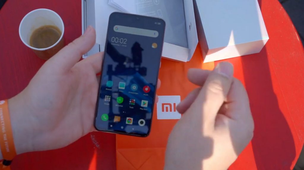 [MWC 2019] Xiaomi Mi9: Unboxing und erster Eindruck