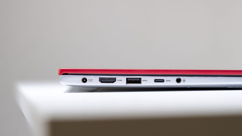ASUS VivoBook S14 S433FL Anschlüsse Links 2