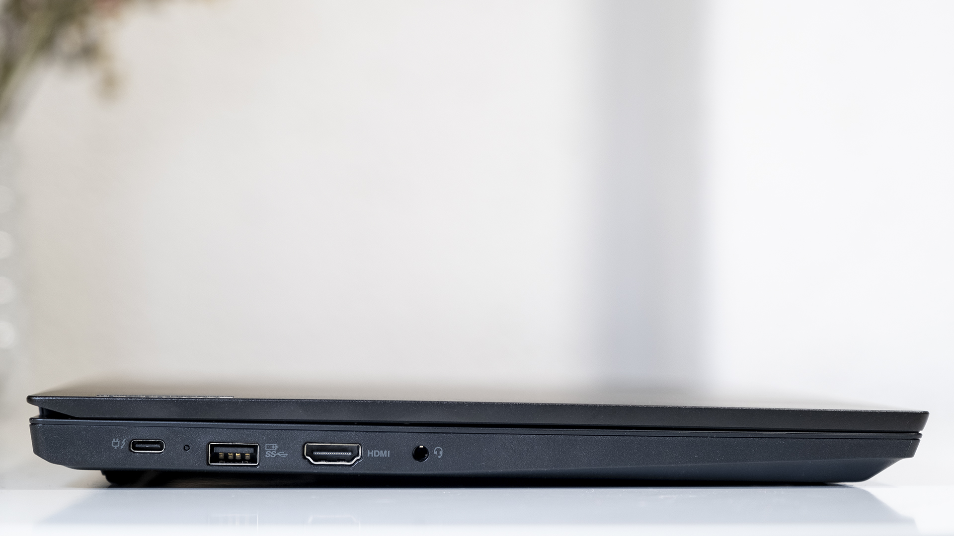 Lenovo ThinkPad E15 Anschlüsse links