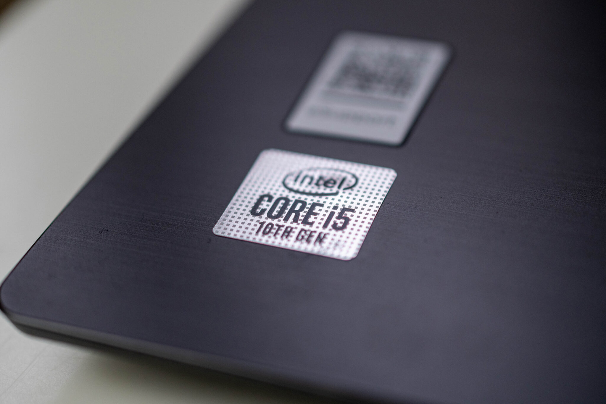 Ein Intel Core i5 der 10. Generation treibt das Lenovo V17 an