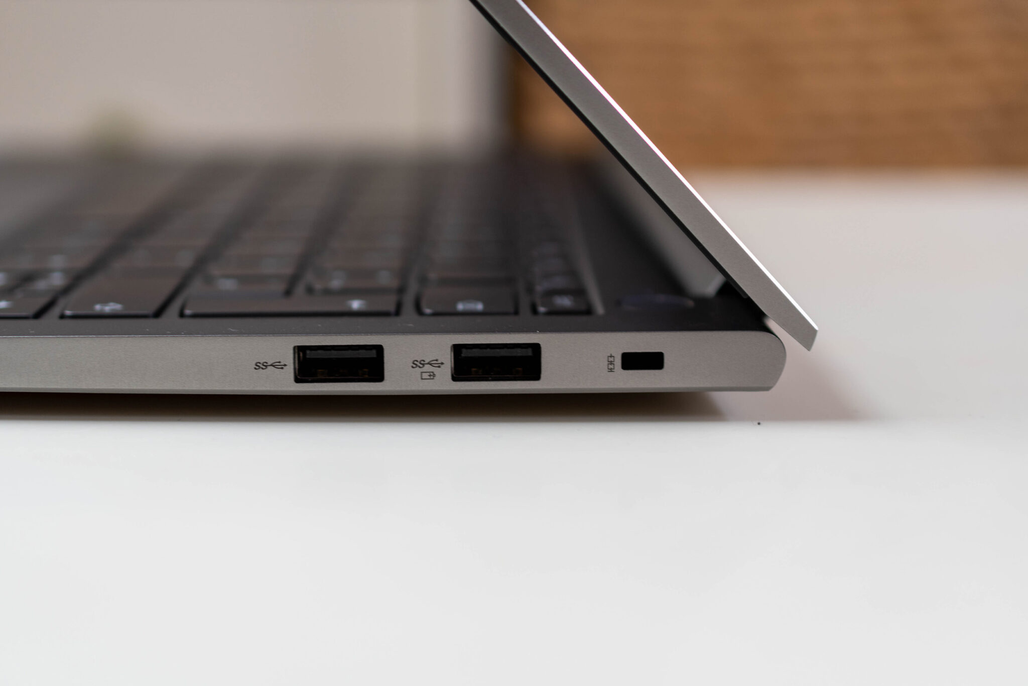 Lenovo ThinkBook 13s Gen 2 im Test: Gelunges Ultrabook mit vielseitigen Anschlüssen