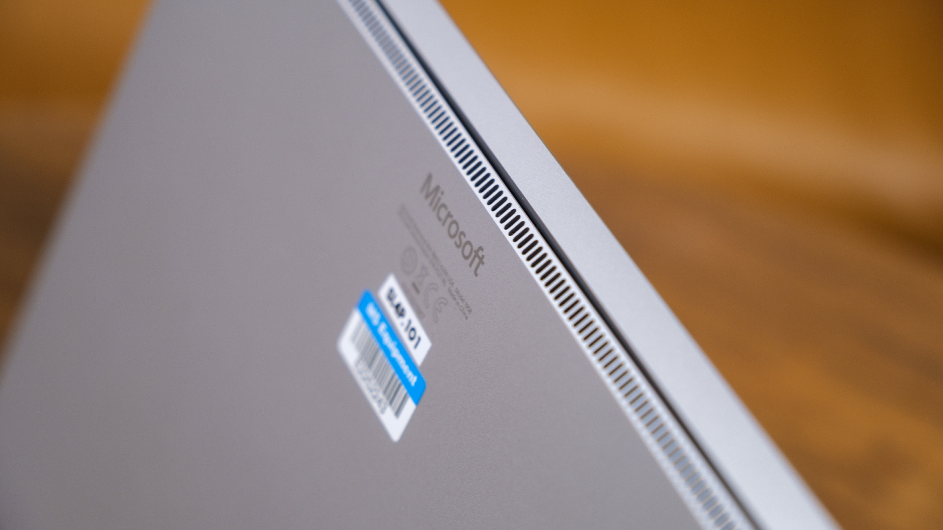 Microsoft Surface Laptop 4 13 AMD Ryzen 5 Lüftungsschlitze