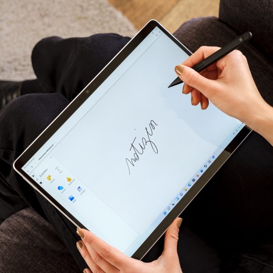 Microsoft Surface Pro 8 Whiteboard Surface Pen II FB