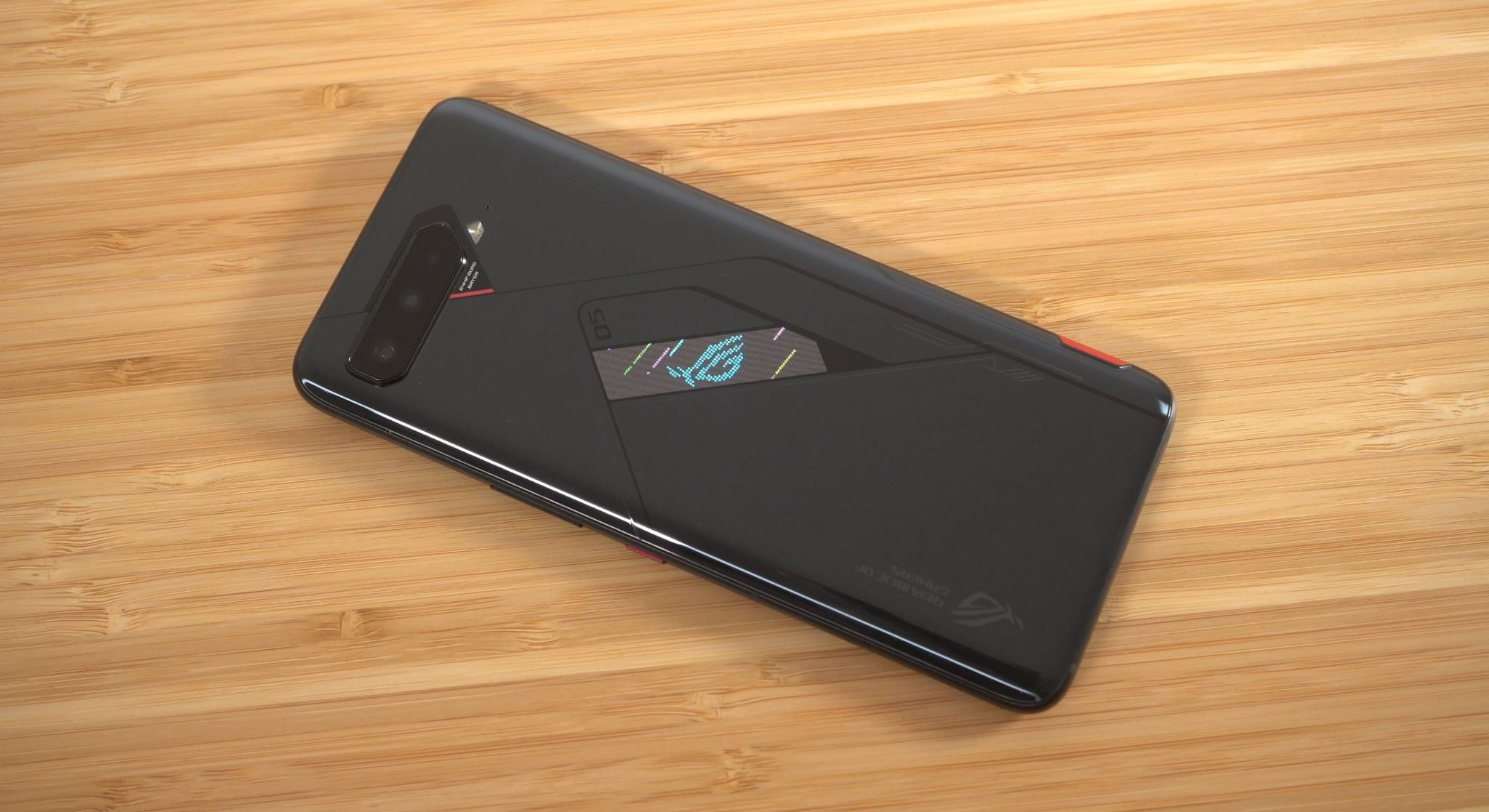 ASUS ROG Phone 5s Pro im Video-Hands-On: Better. Faster. Stronger.