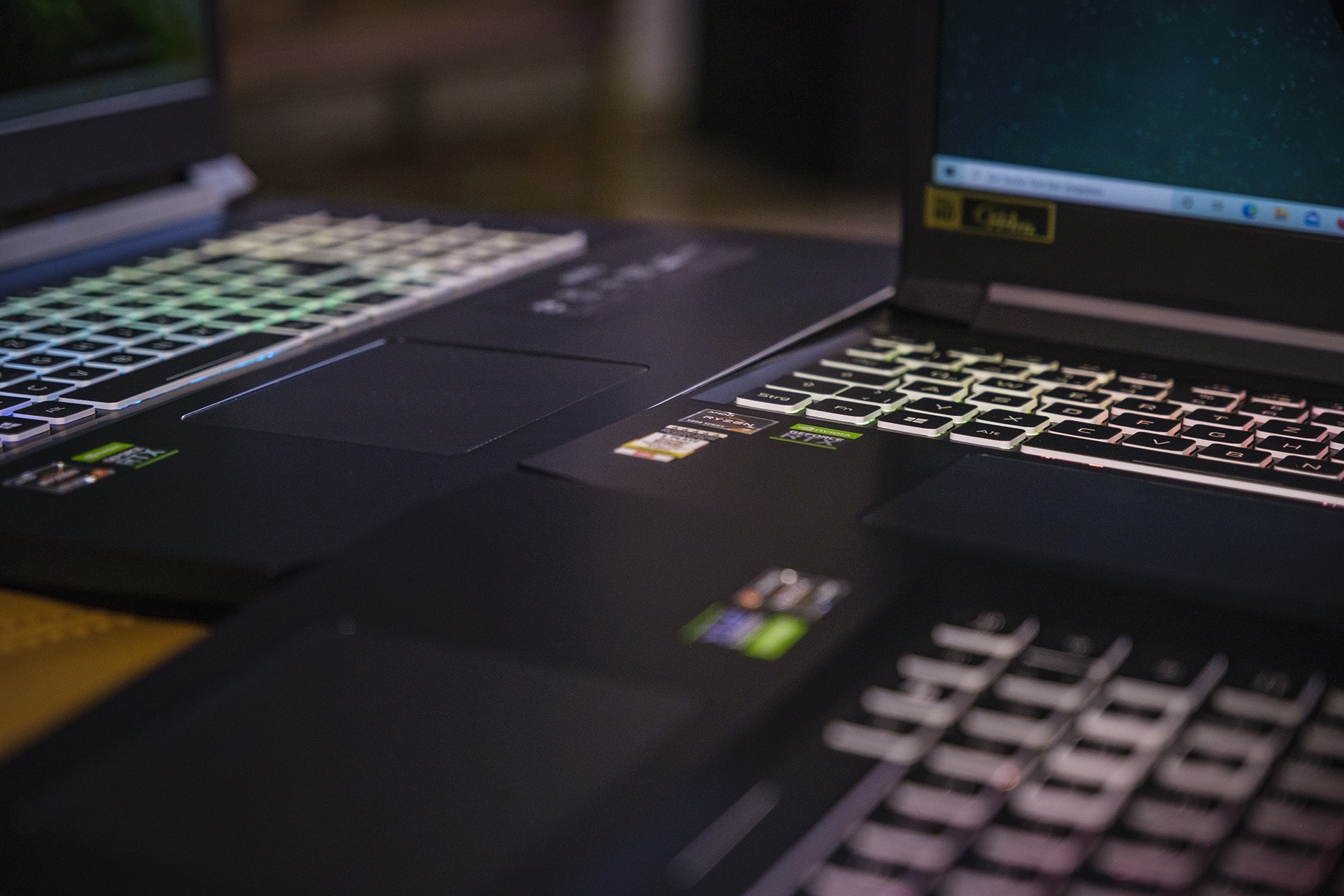 Acer Nitro 5 RTX Vergleich 17 Zoll 15 Zoll Nvidia Logos 2
