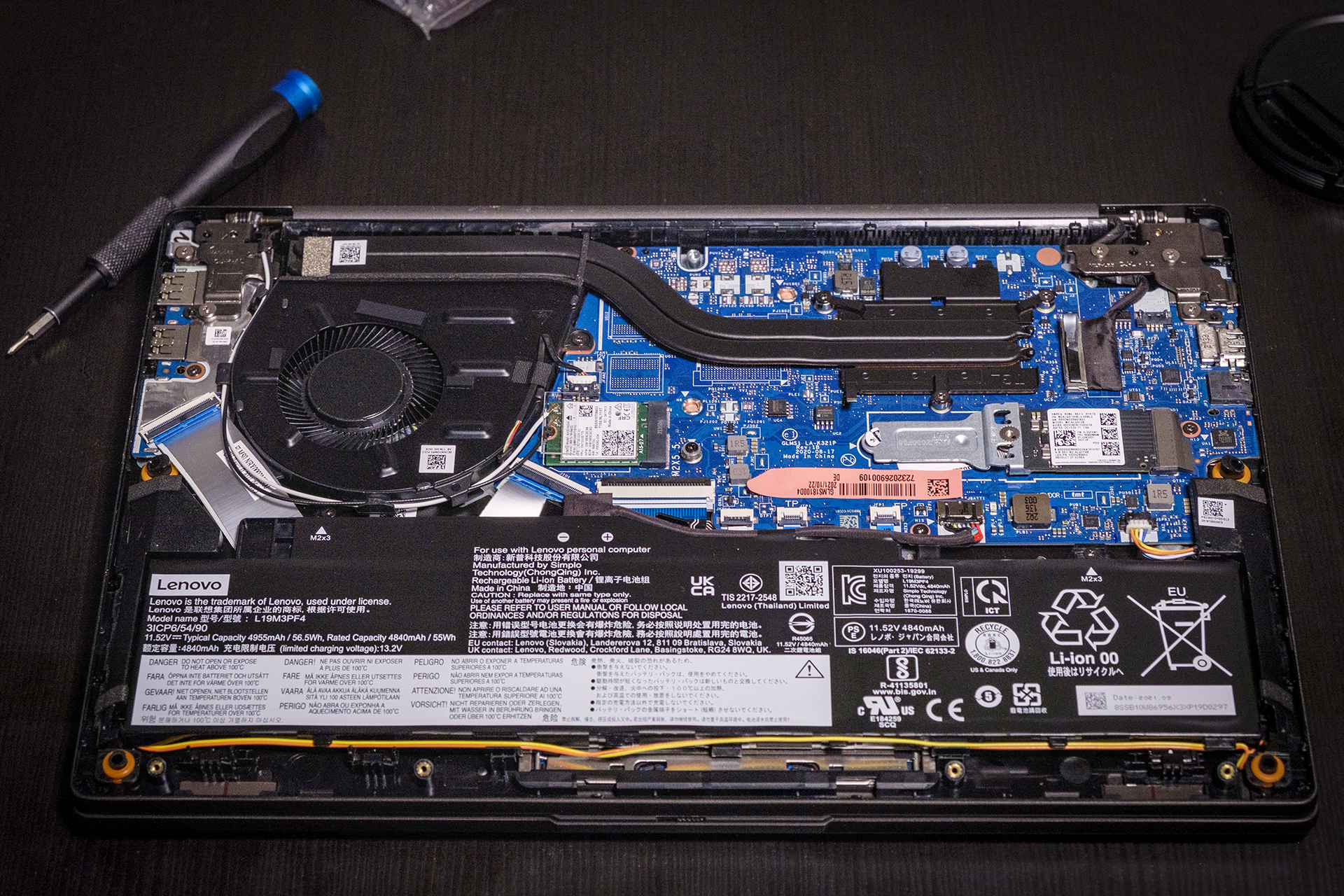 Lenovo IdeaPad 5 14 Intel Core i5 1135G7 Upgrade open