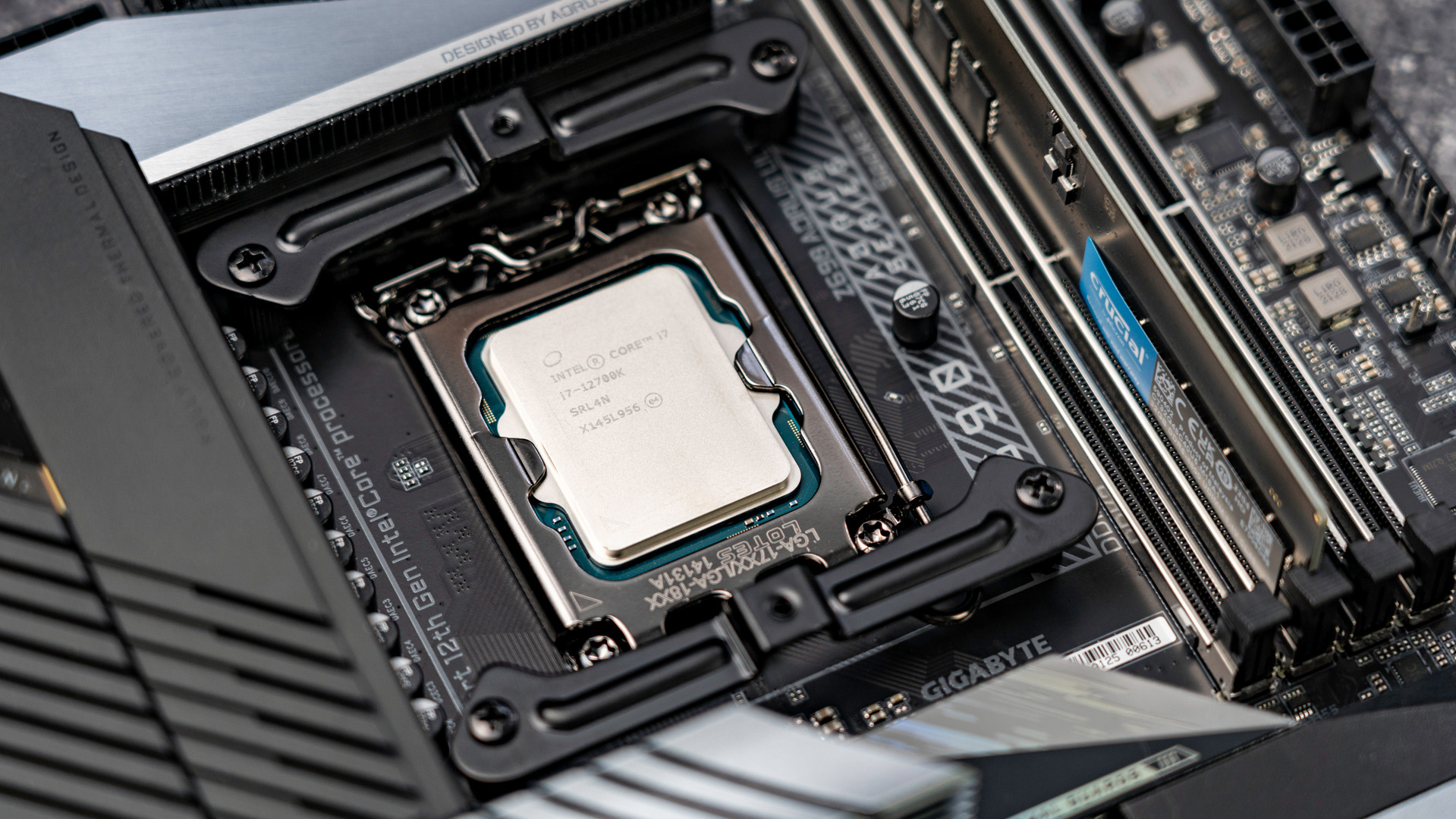 Intel Core i9-13900K laut Benchmark bis zu 48% vor AMD Ryzen 9