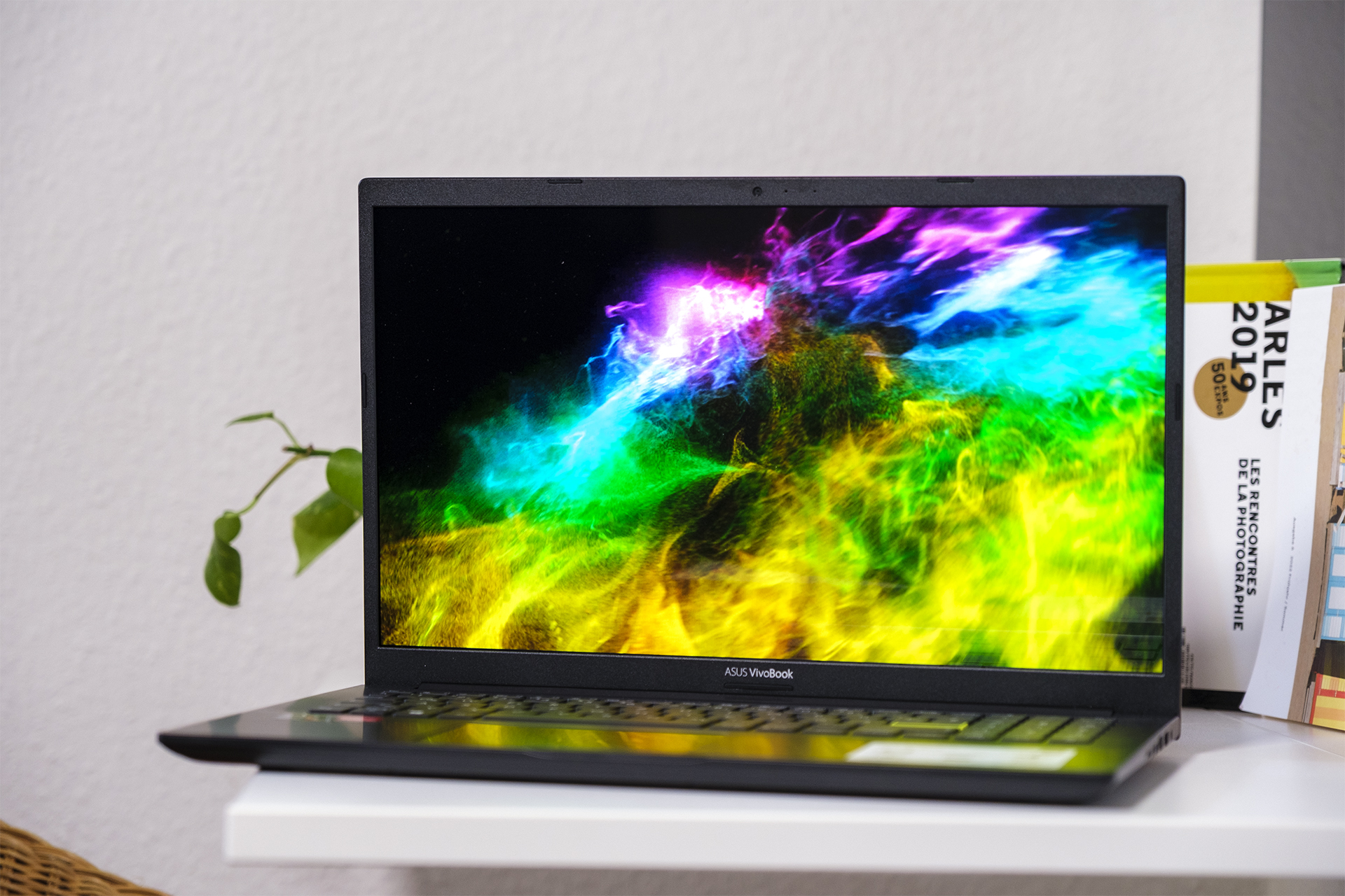 ASUS VivoBook 15 OLED im Test – Top-Display UND Performance für unter 900€?
