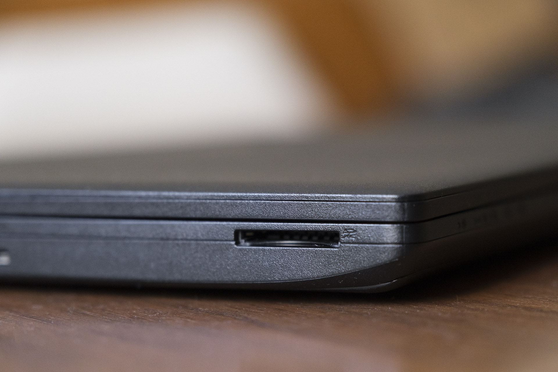 Fujitsu LifeBook A3510 Intel Core i3 Ports links SD Card