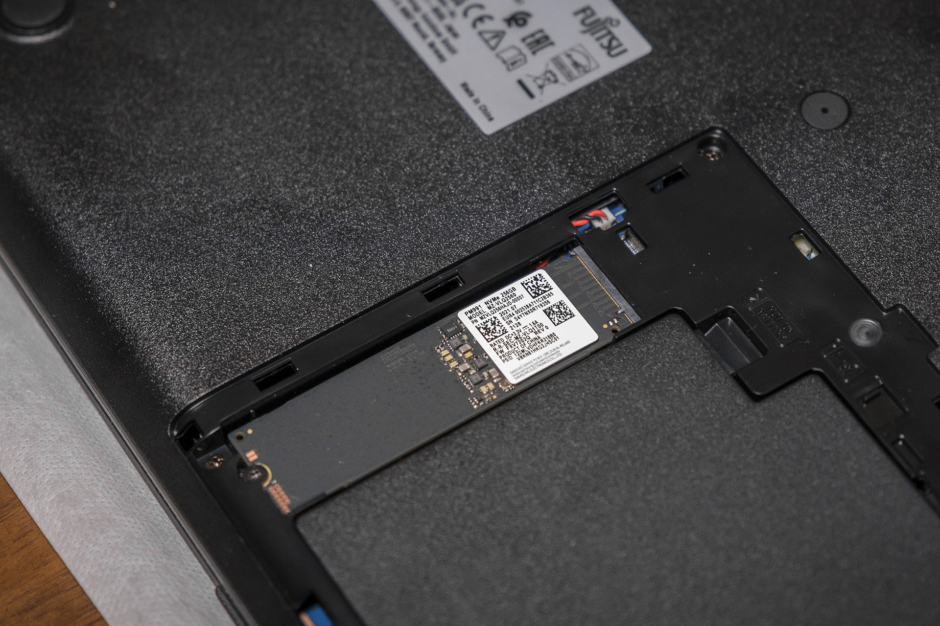 Fujitsu LifeBook A3510 Intel Core i3 Wartungsklappe SSD Upgrade 1