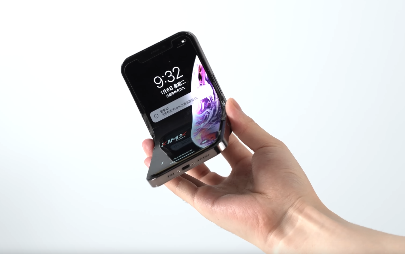 Alter Falter: Bastler verwandeln iPhone X in ein Foldable